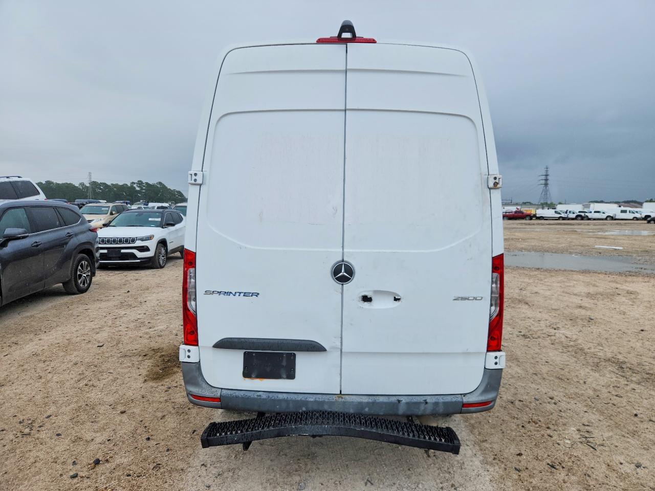 Mercedes-Benz Sprinter 2500