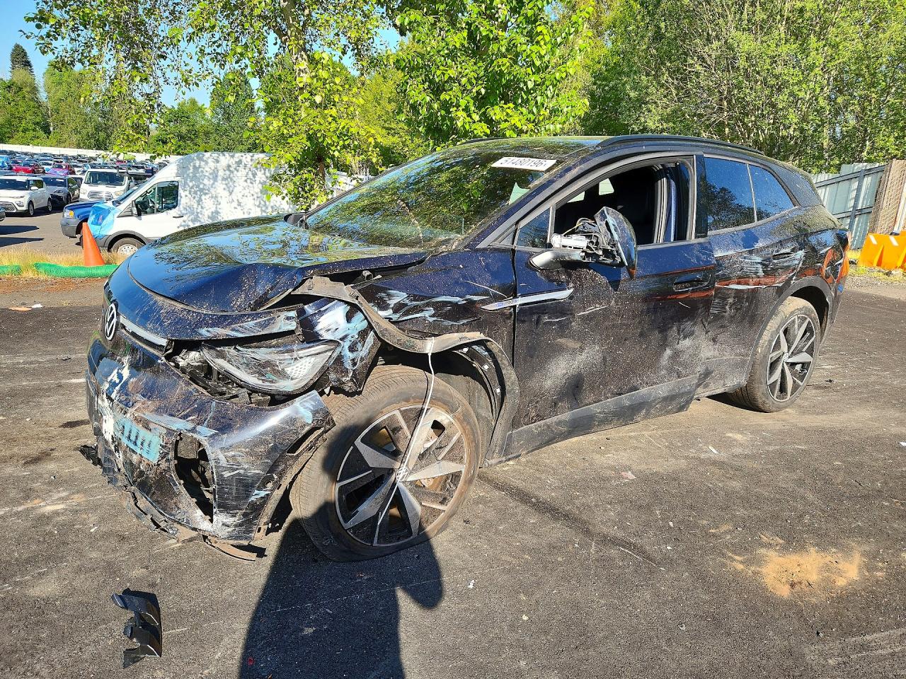 Salvage Volkswagen ID.4 Image