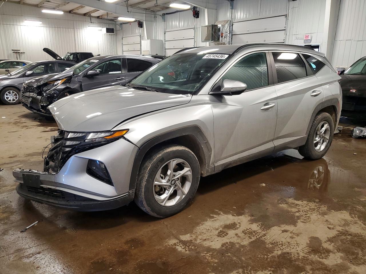 Salvage Hyundai TUCSON Image
