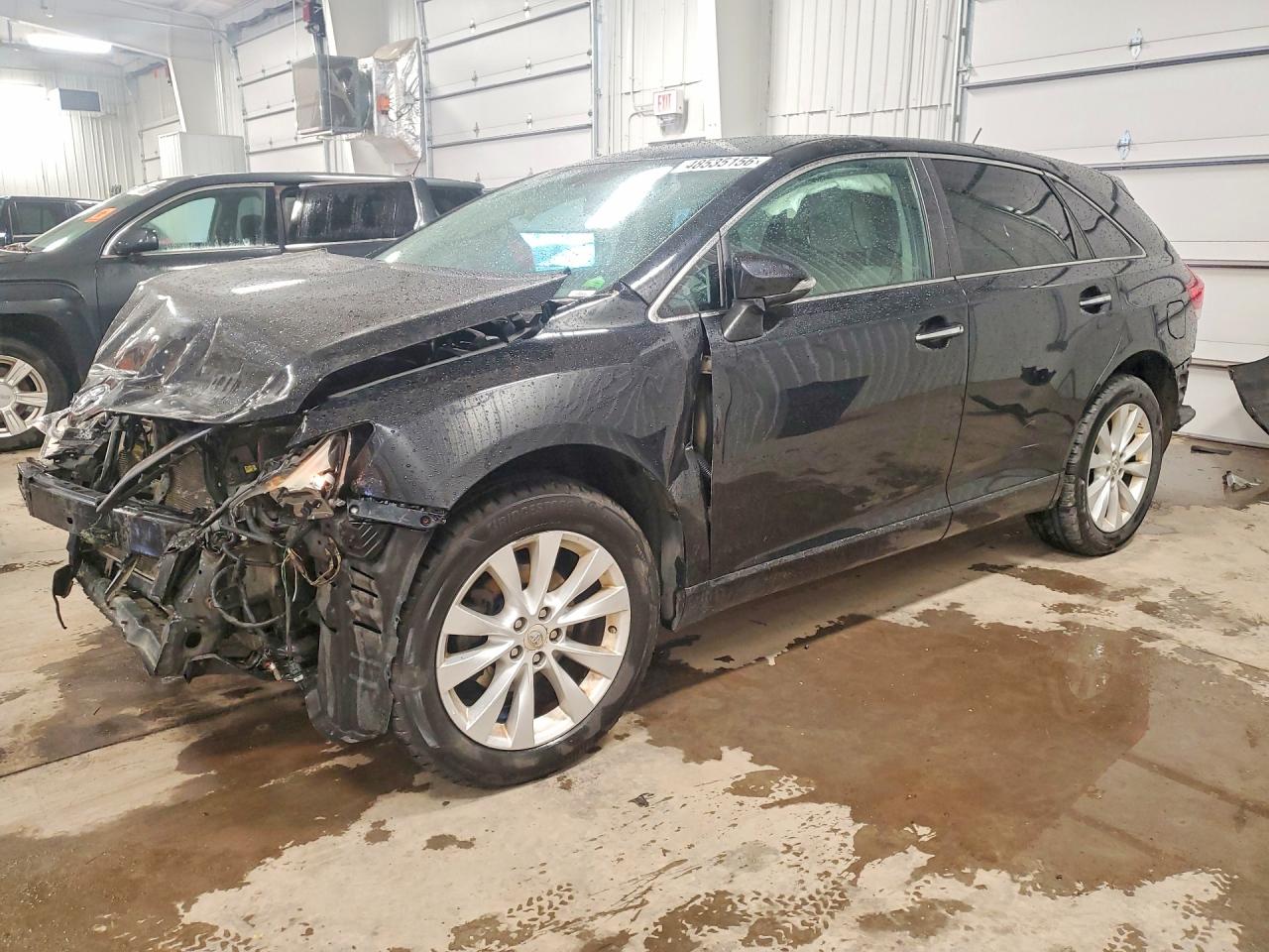 Salvage Toyota Venza Image