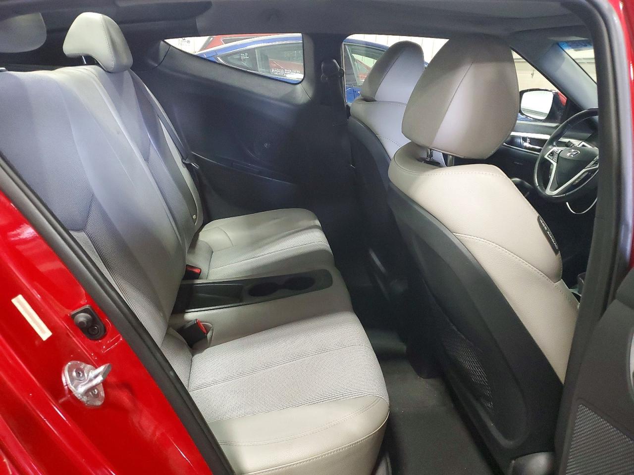 Hyundai VELOSTER Base