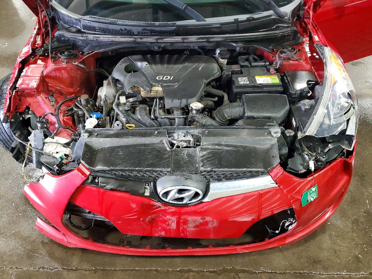 Hyundai VELOSTER Base