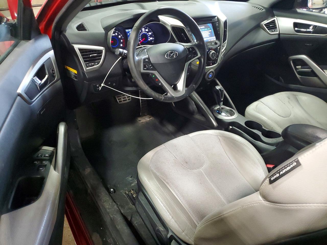Hyundai VELOSTER Base