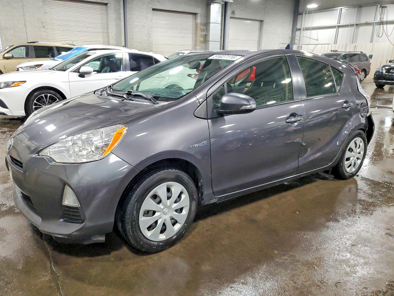 Salvage Toyota Prius Image