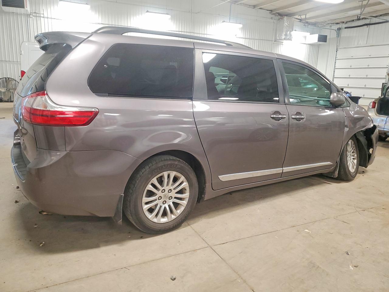 Toyota Sienna Xle 8-passenger