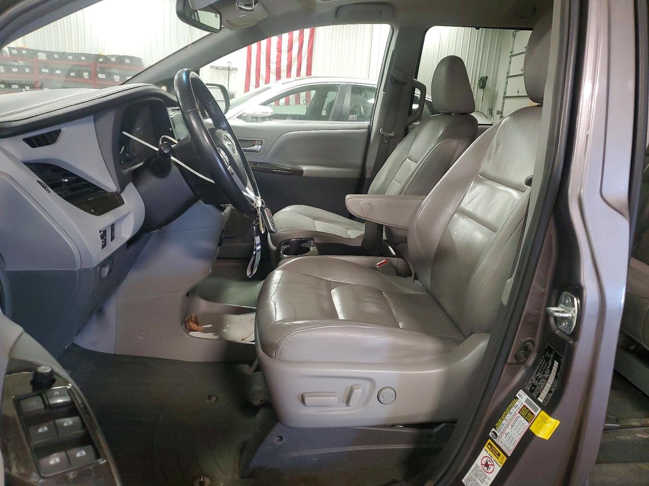 Toyota Sienna Xle 8-passenger
