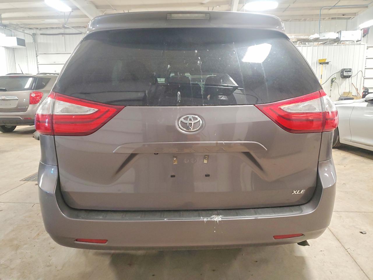 Toyota Sienna Xle 8-passenger