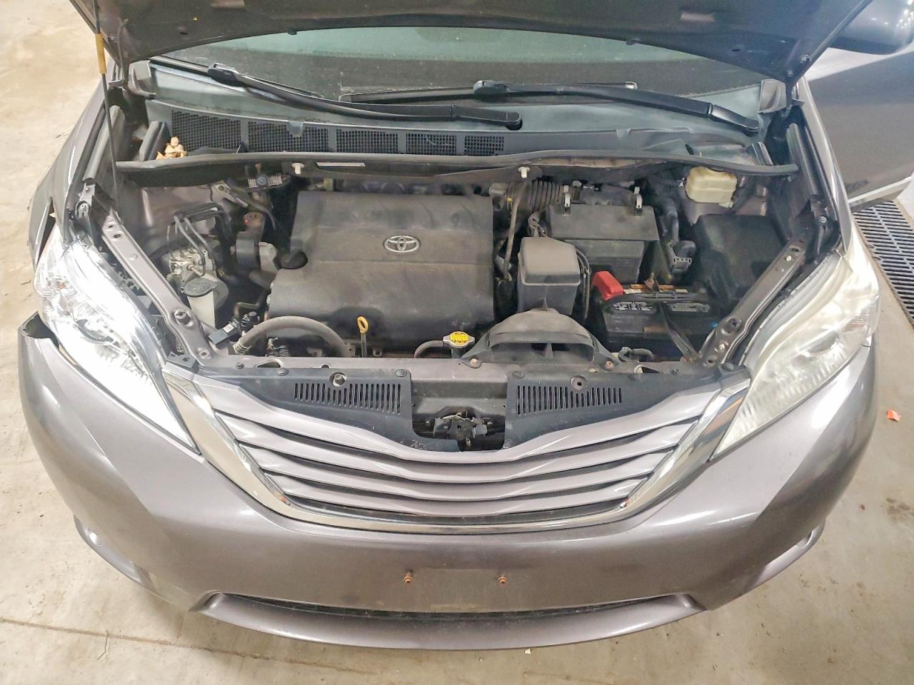 Toyota Sienna Xle 8-passenger