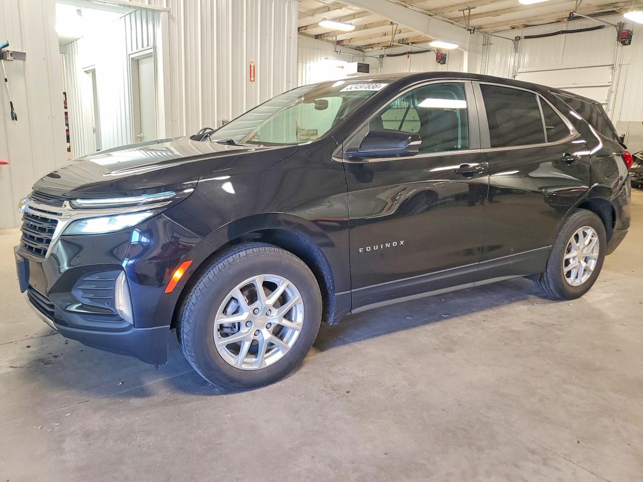 Salvage Chevrolet Equinox Image