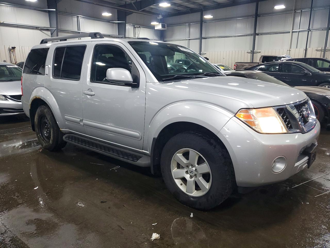 Nissan Pathfinder S