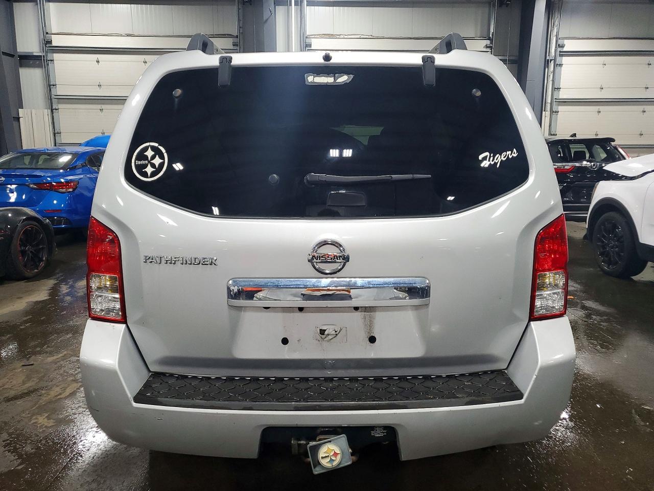 Nissan Pathfinder S