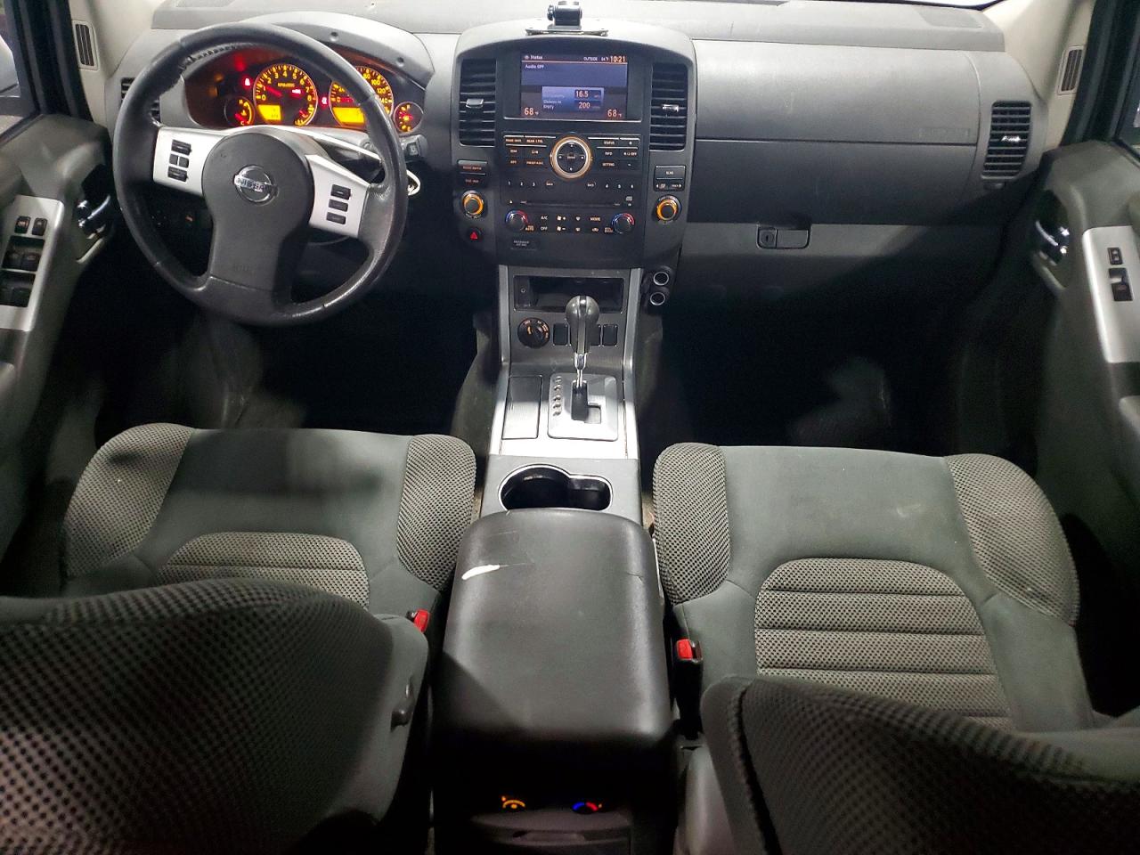 Nissan Pathfinder S