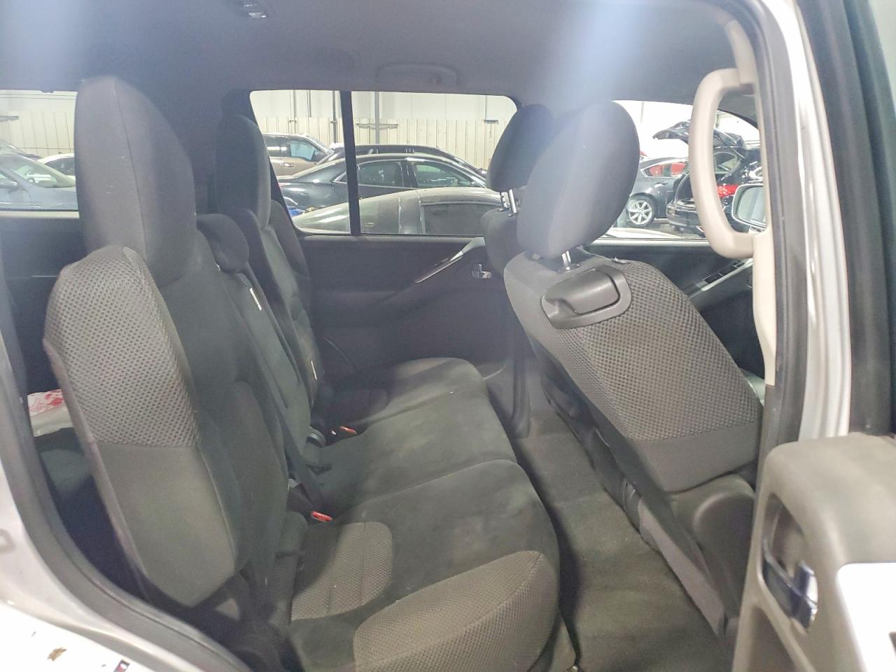 Nissan Pathfinder S