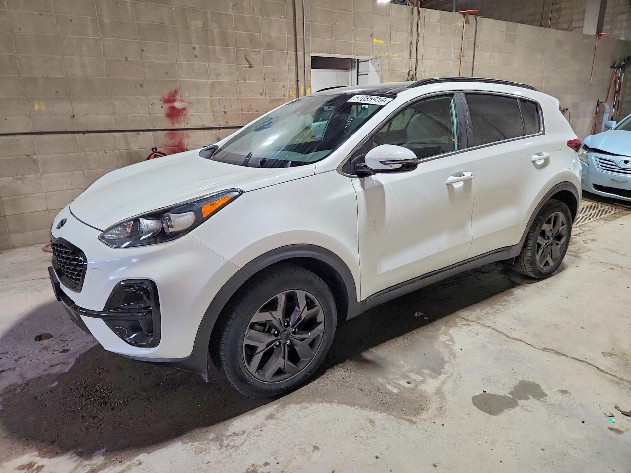 Salvage Kia Sportage Image