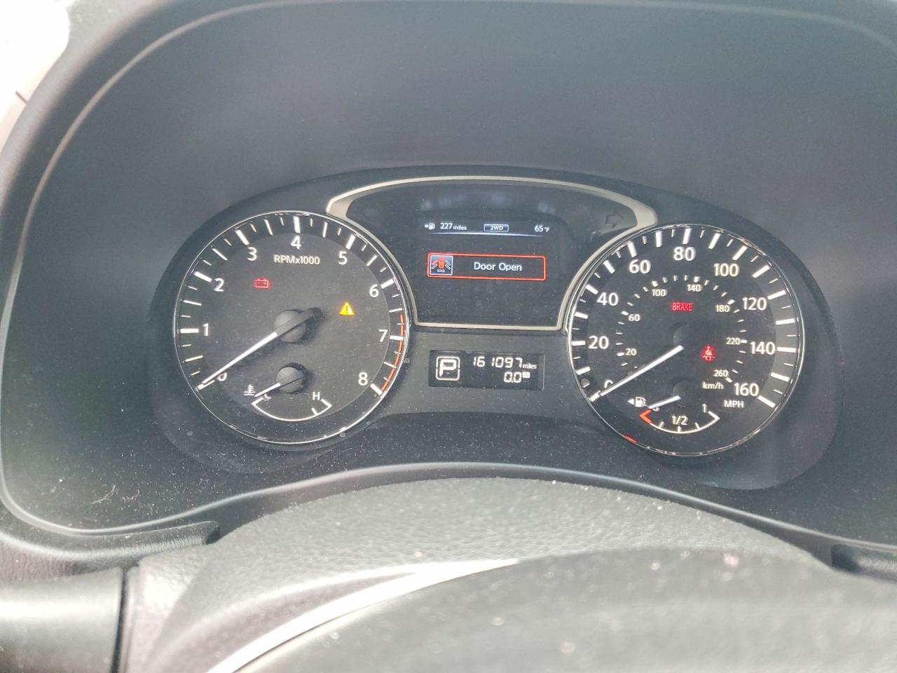 Nissan Pathfinder S