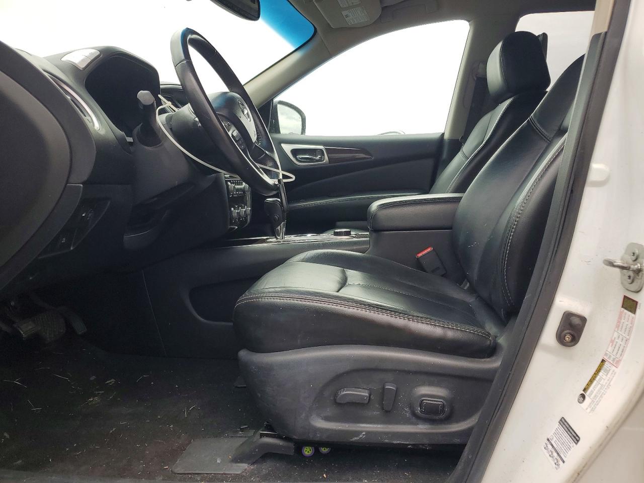 Nissan Pathfinder S