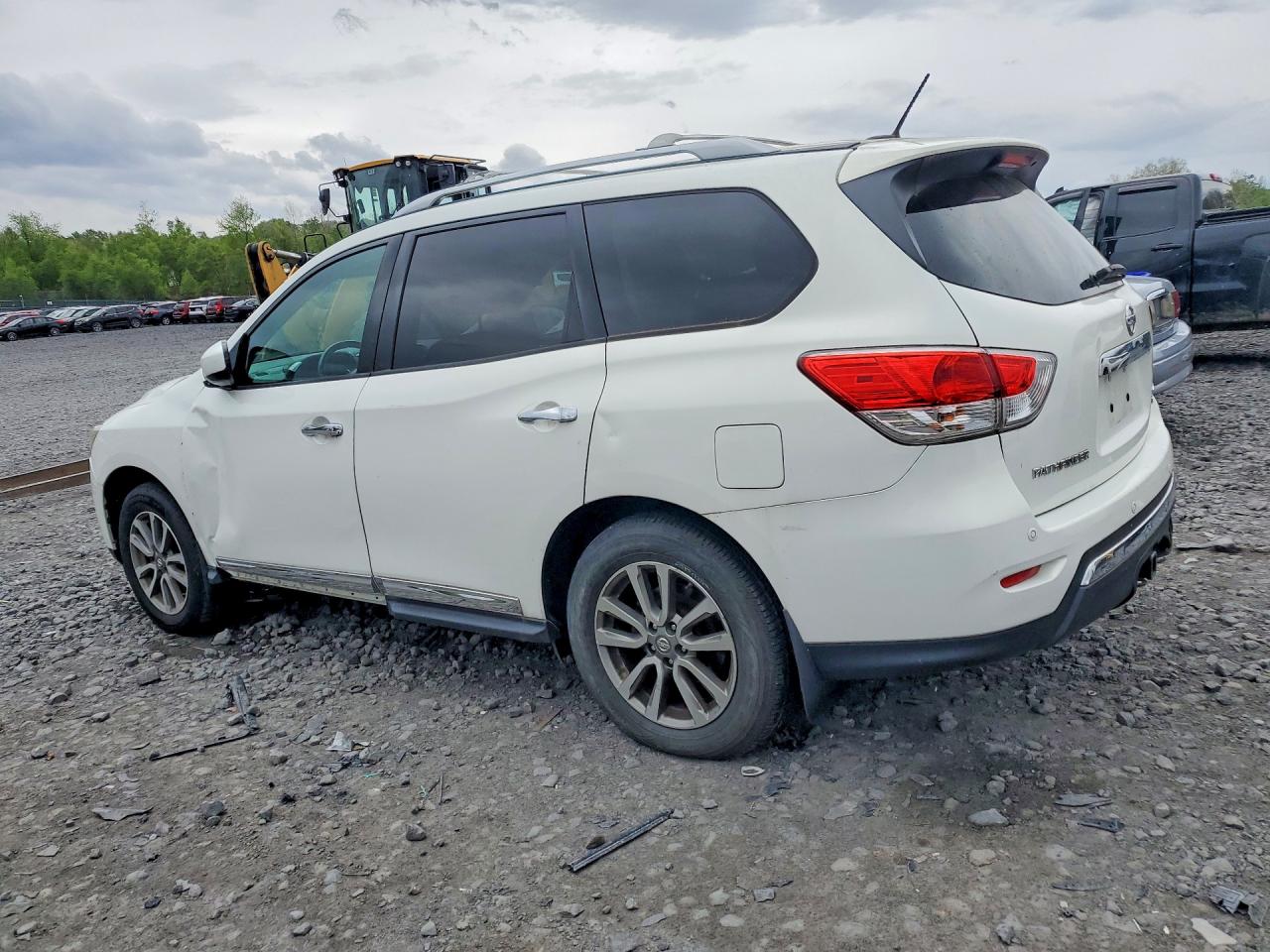 Nissan Pathfinder S