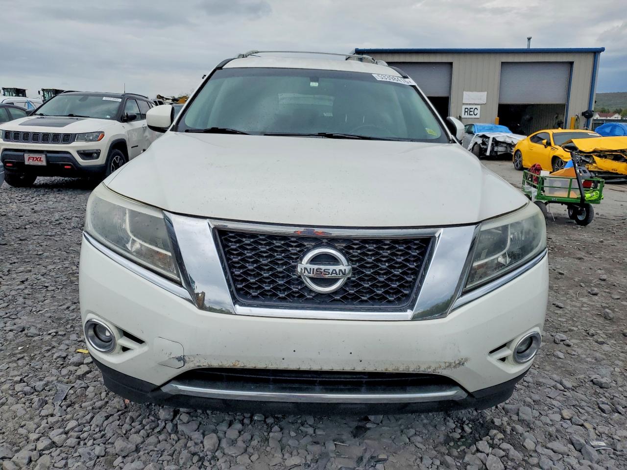 Nissan Pathfinder S