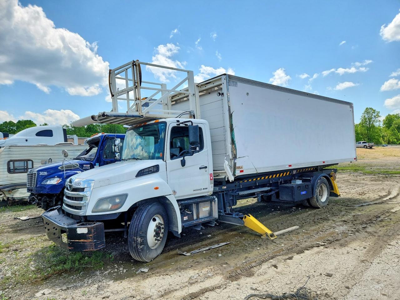 2018 Hino Hino 338