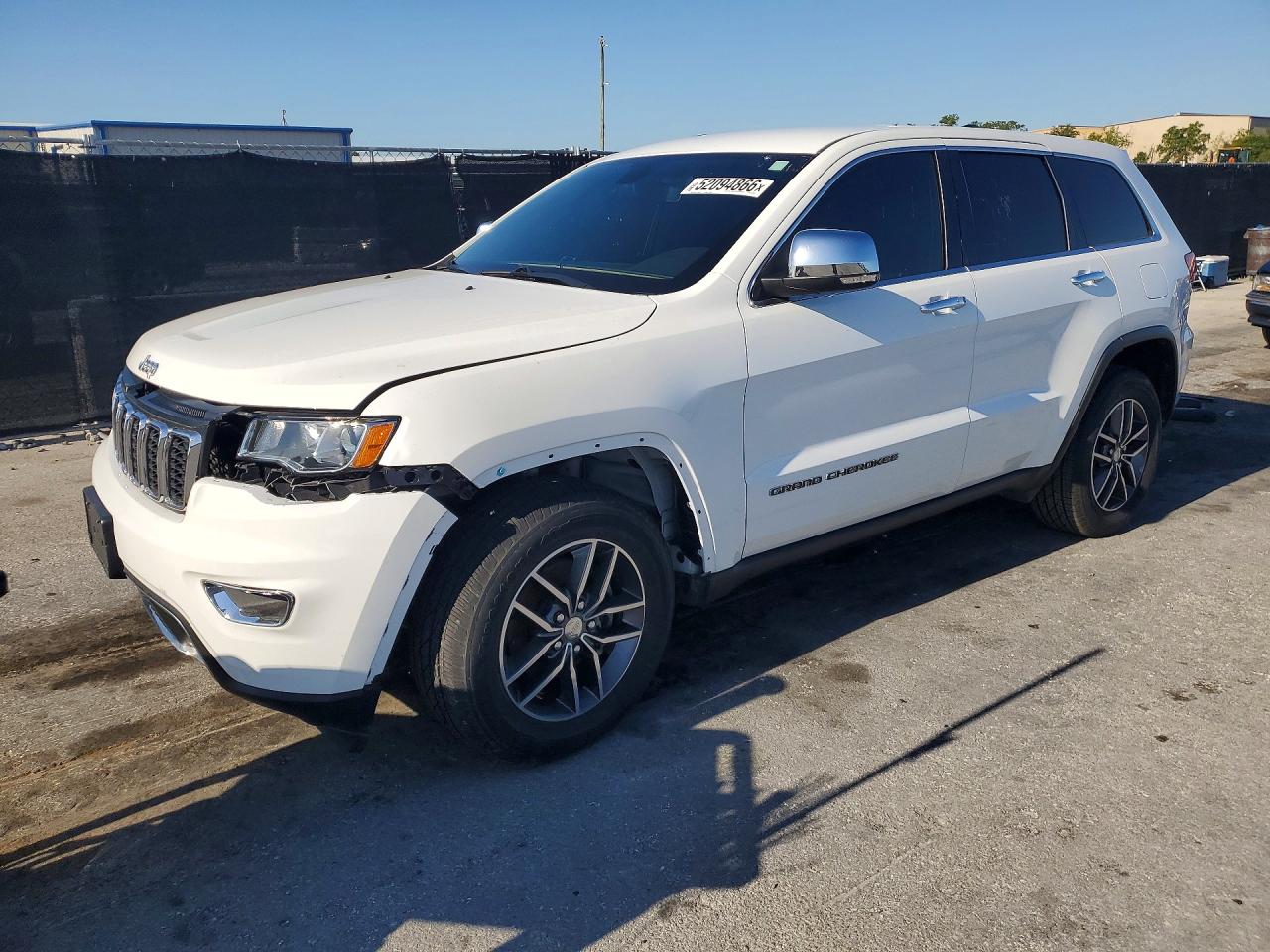 Salvage Jeep Cherokee Image
