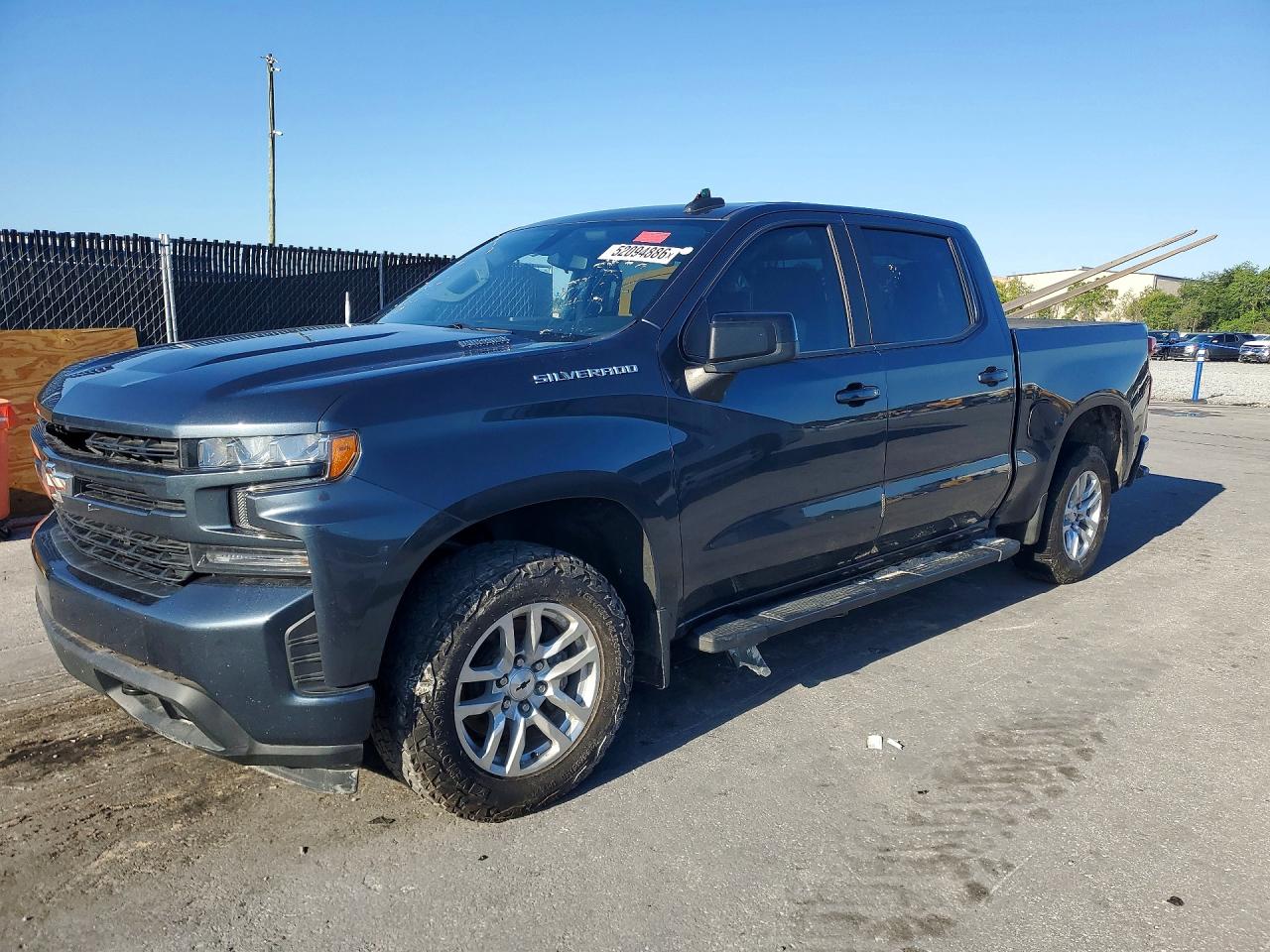 Salvage Chevrolet Silverado Image