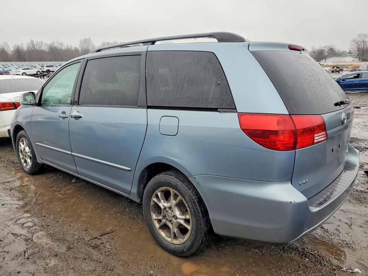 Toyota Sienna Le 7 Passenger