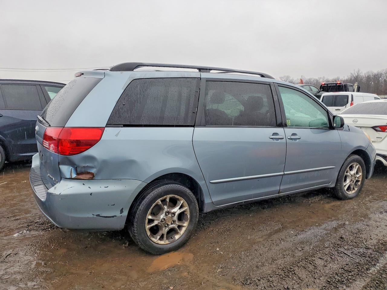 Toyota Sienna Le 7 Passenger