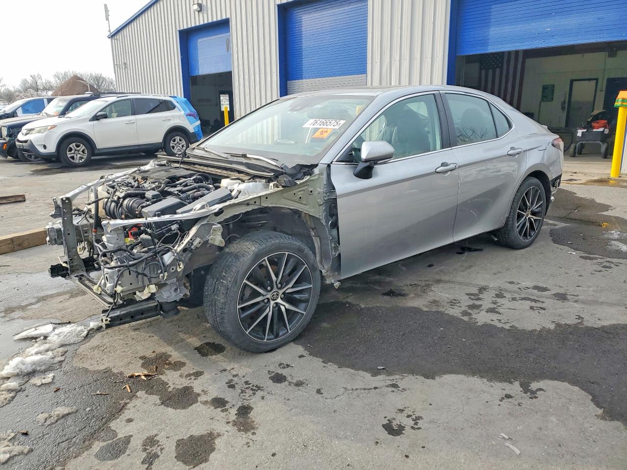 Salvage Toyota Camry Image