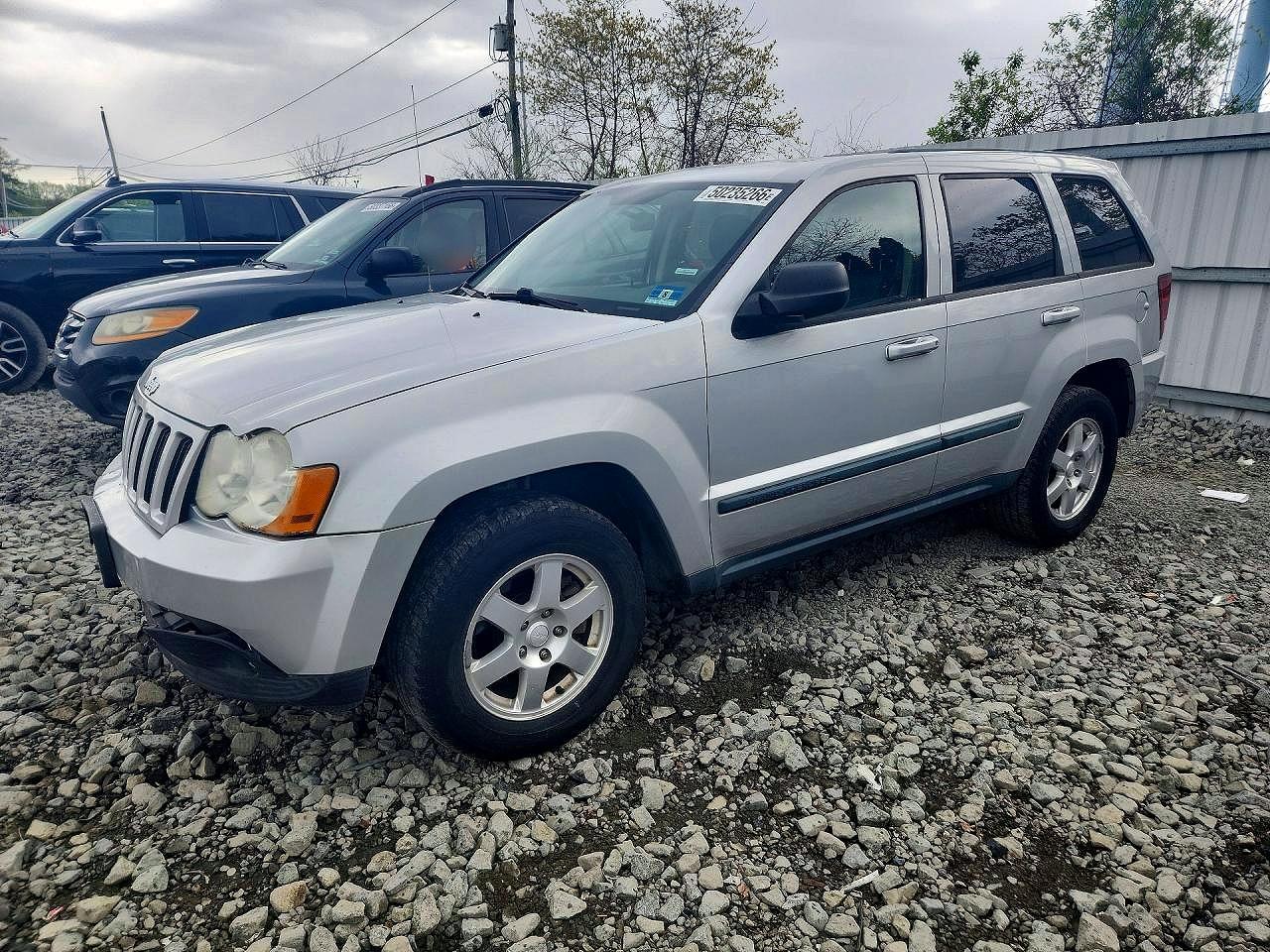 Salvage Jeep Grand Cherokee Image