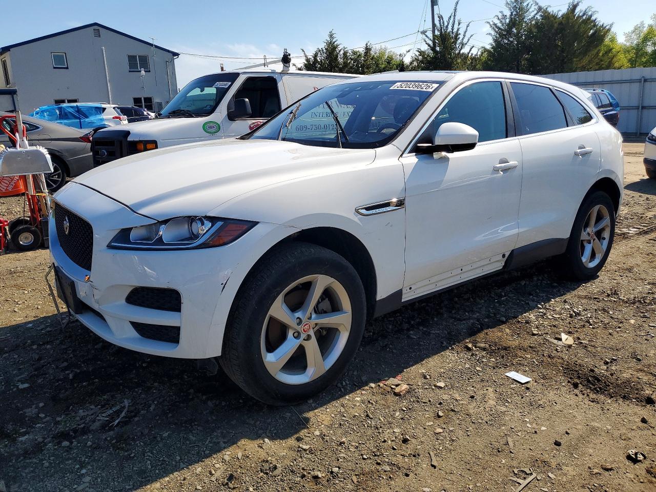 Salvage Jaguar F-PACE Image
