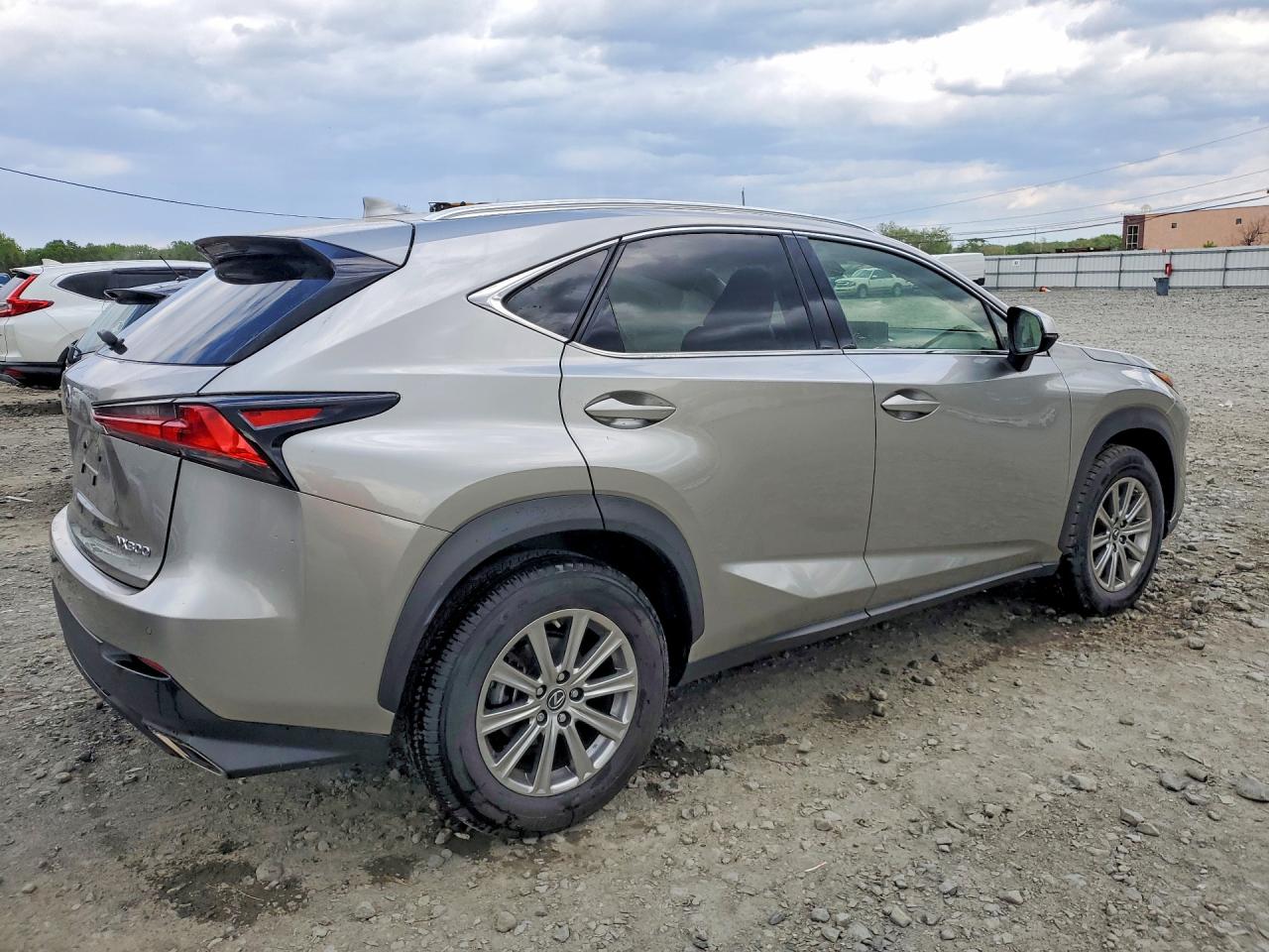 Lexus NX Base