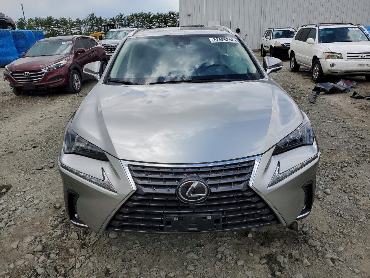 Lexus NX Base