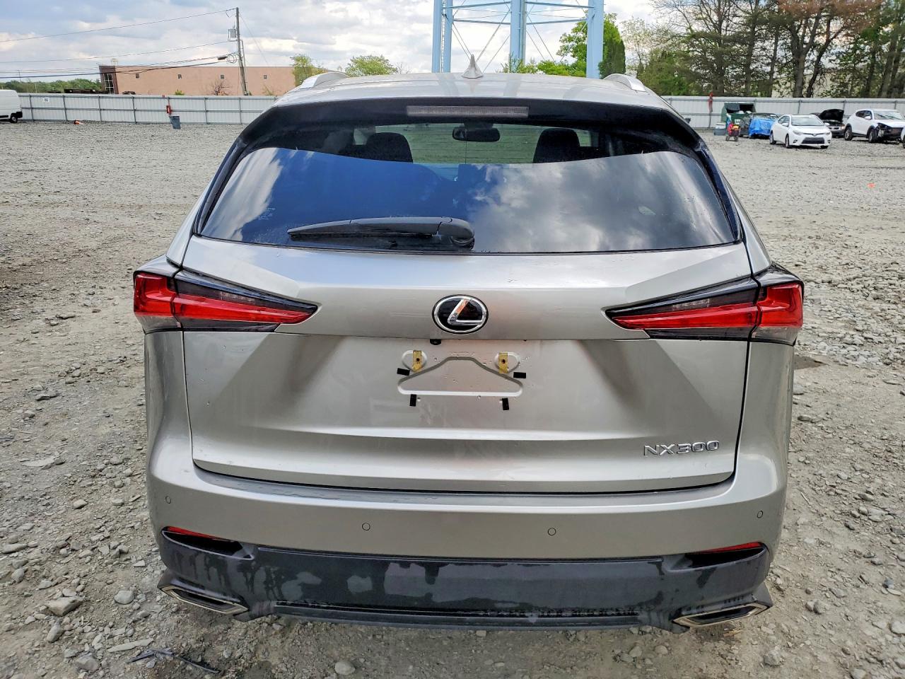 Lexus NX Base
