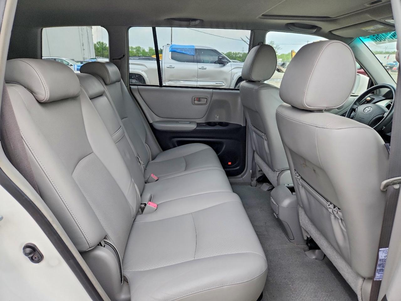 Toyota Highlander Base