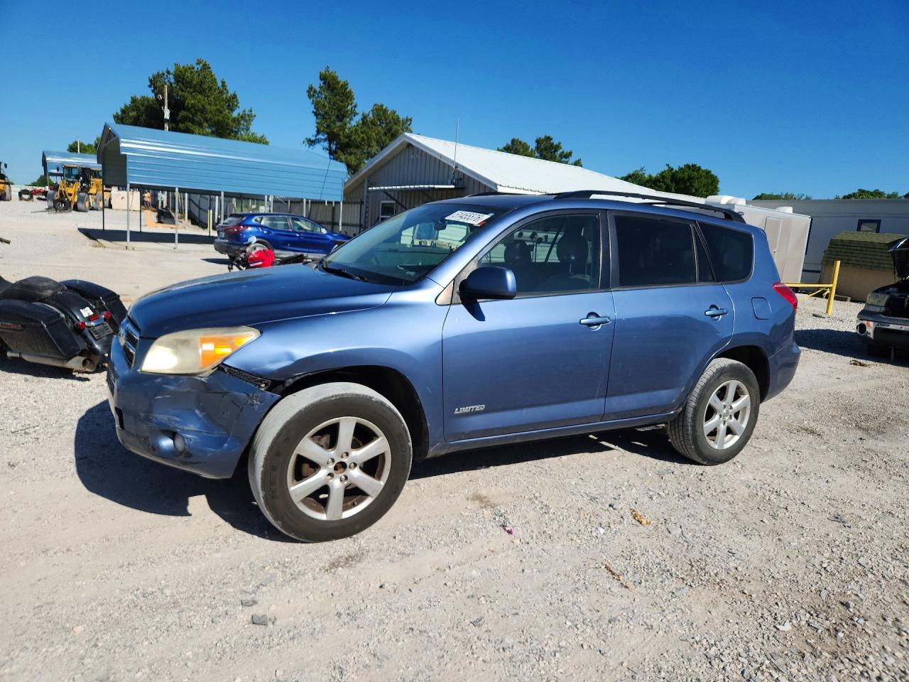 Salvage Toyota RAV4 Image