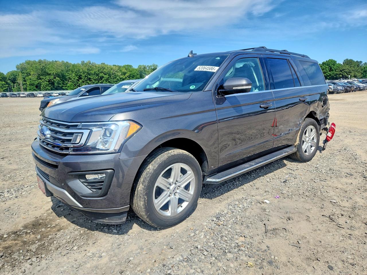 Salvage Ford Expedition Image