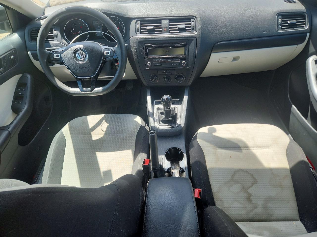 Volkswagen Jetta Base