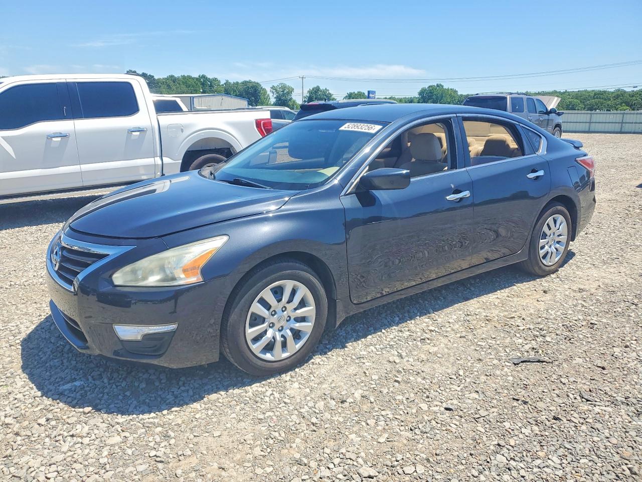 Salvage Nissan Altima Image