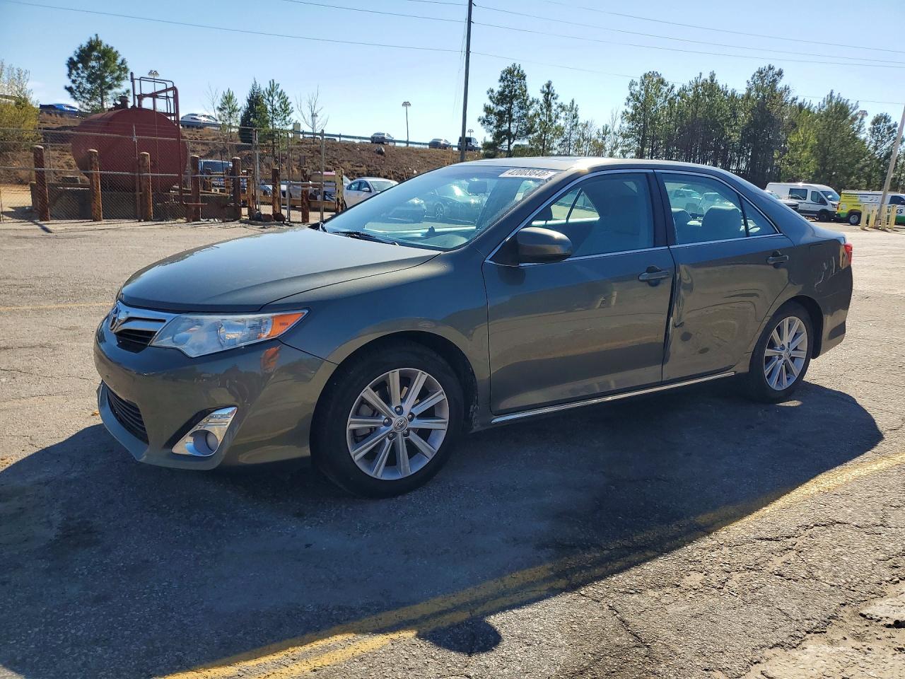 Salvage Toyota Camry Image