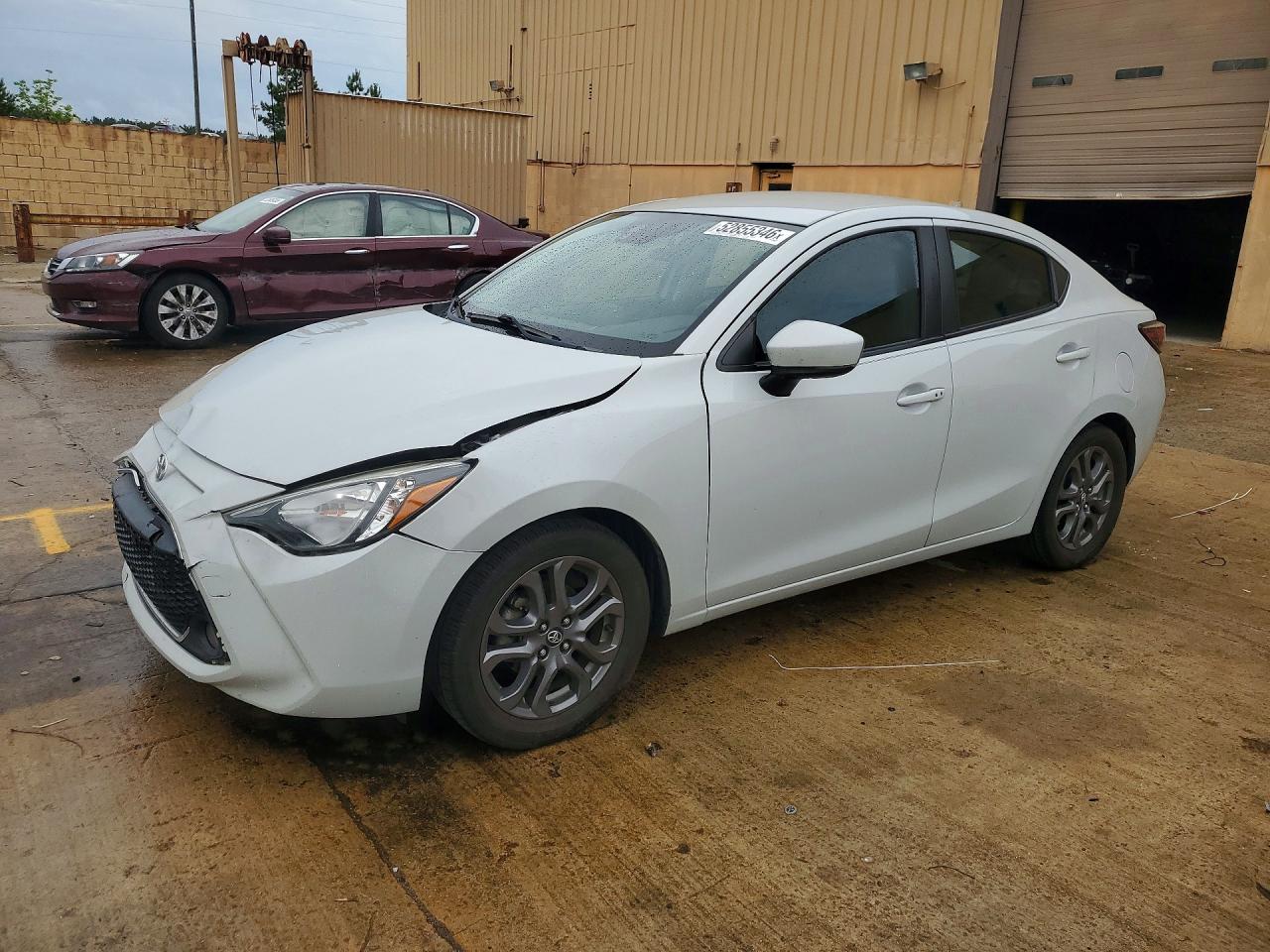 Salvage Toyota Yaris Image