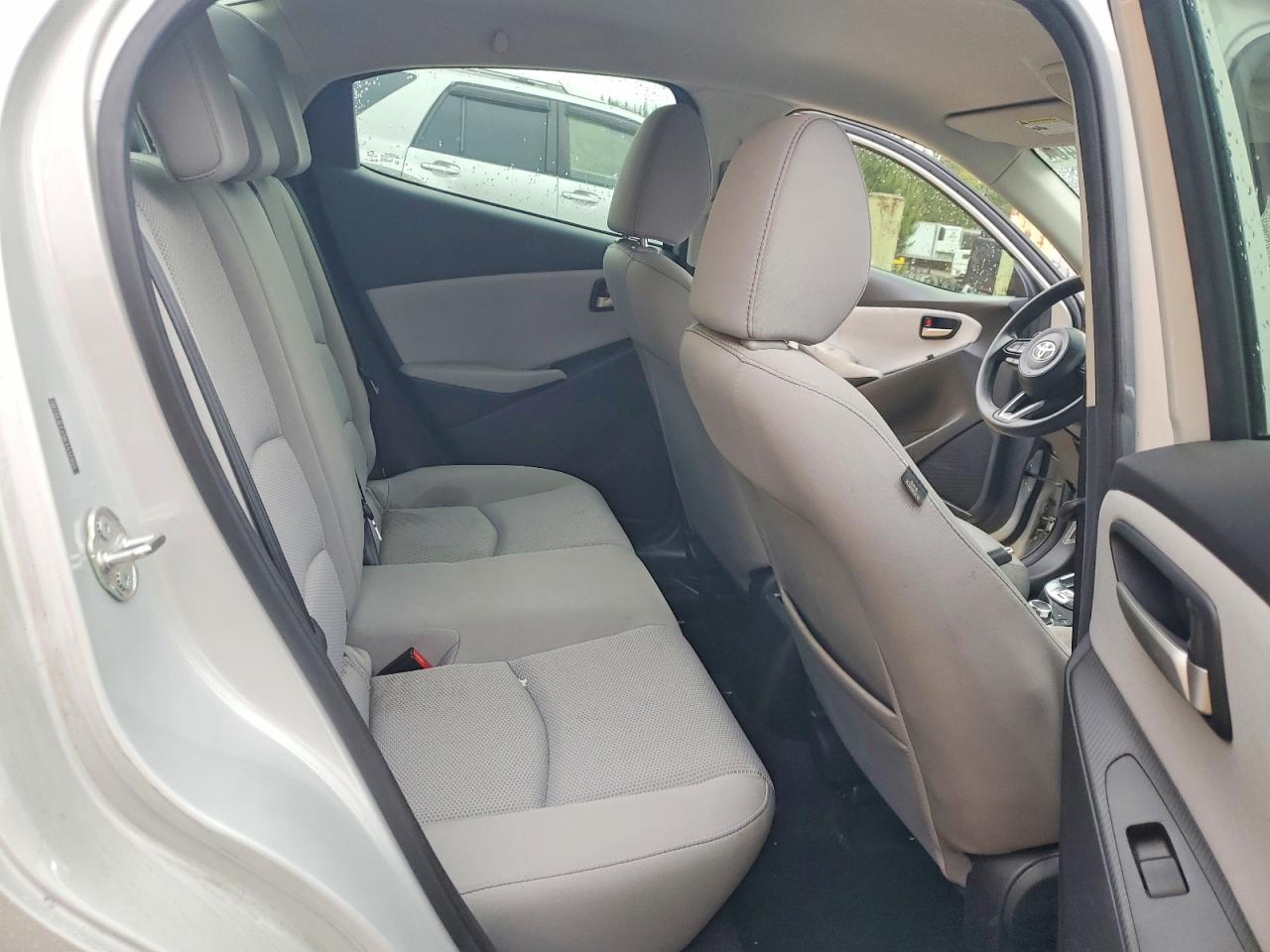 Toyota Yaris Le