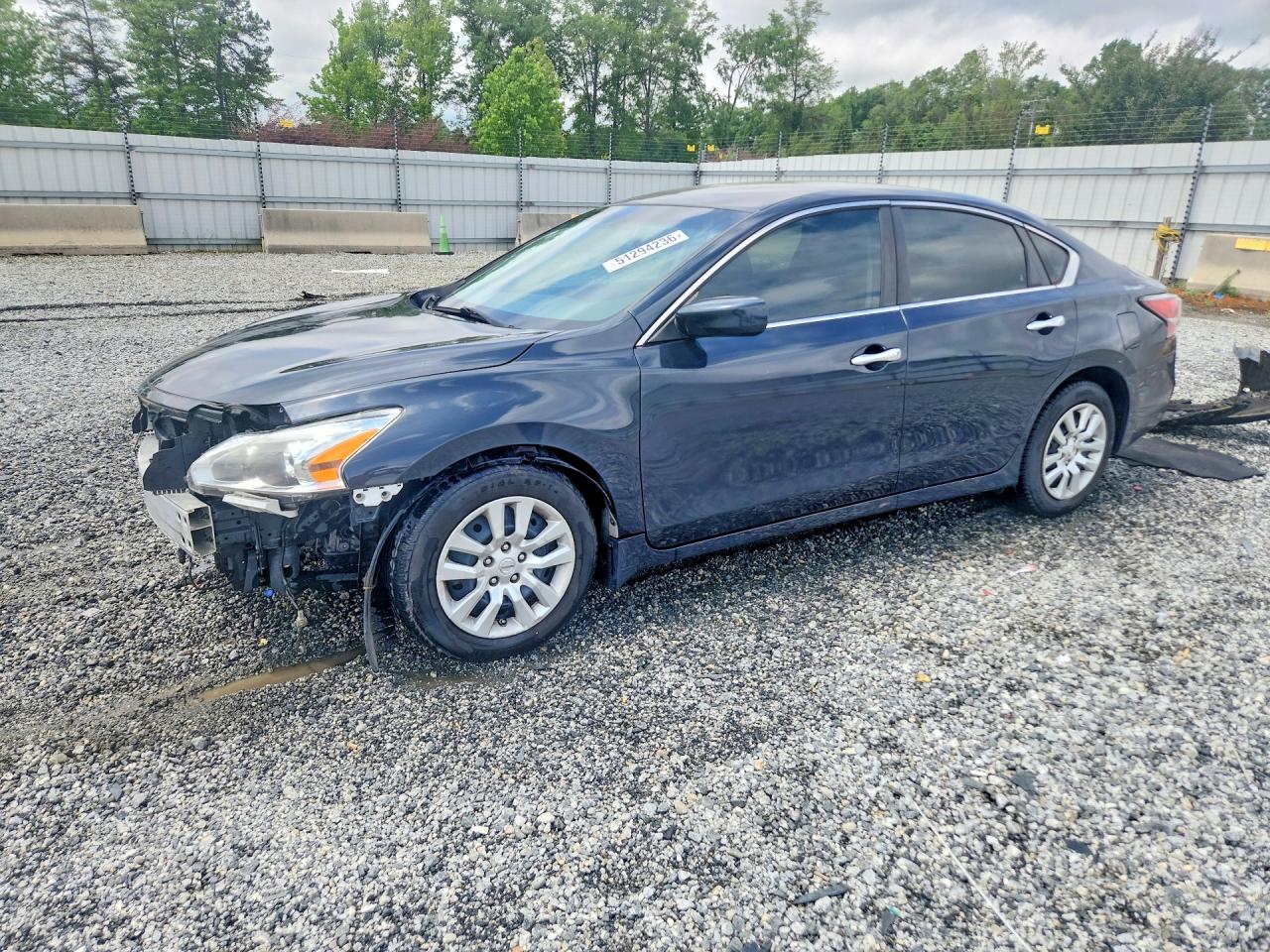 Salvage Nissan Altima Image