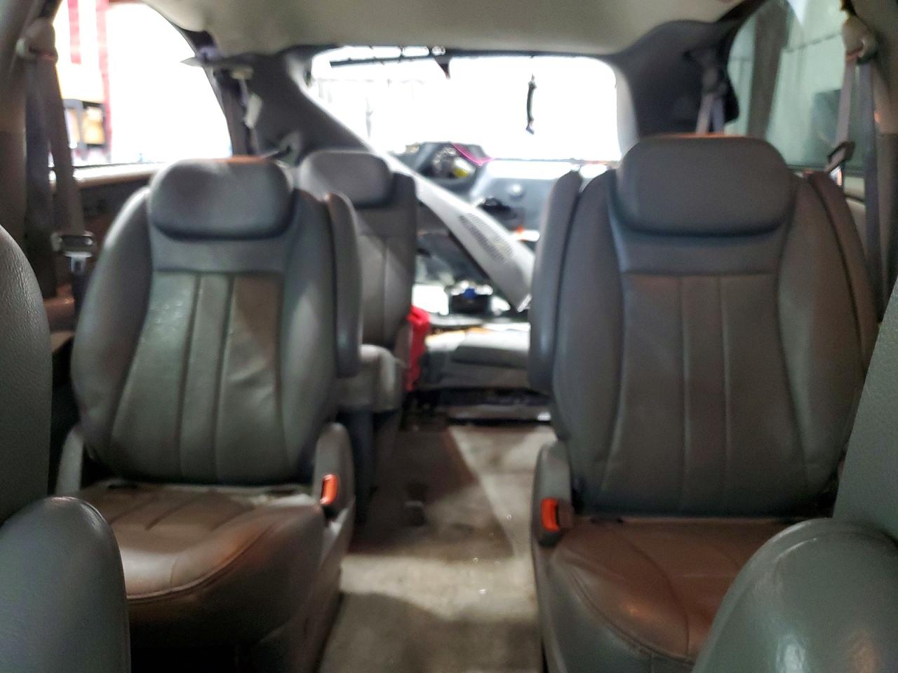 Dodge Caravan Sxt