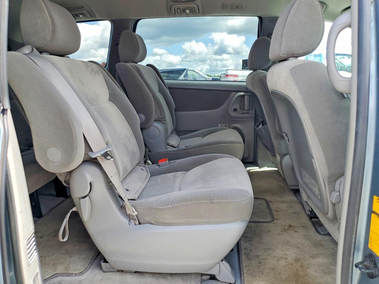 Toyota Sienna Le 7 Passenger