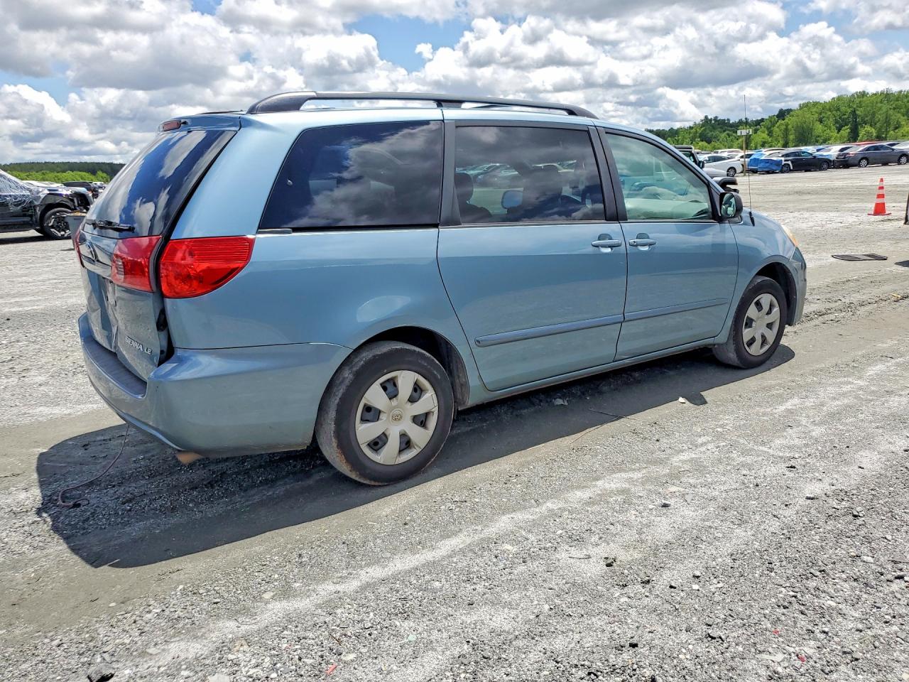 Toyota Sienna Le 7 Passenger