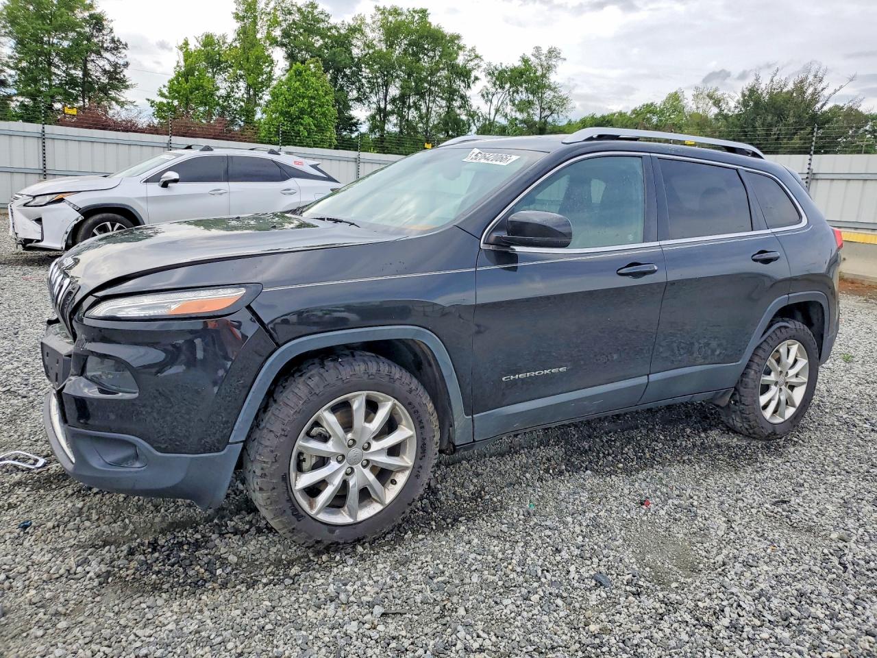 Salvage Jeep Cherokee Image