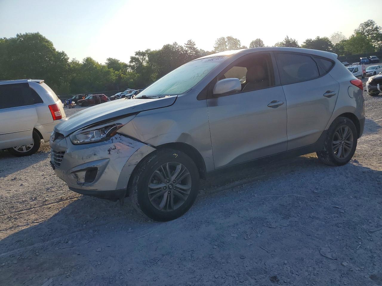 Salvage Hyundai TUCSON Image