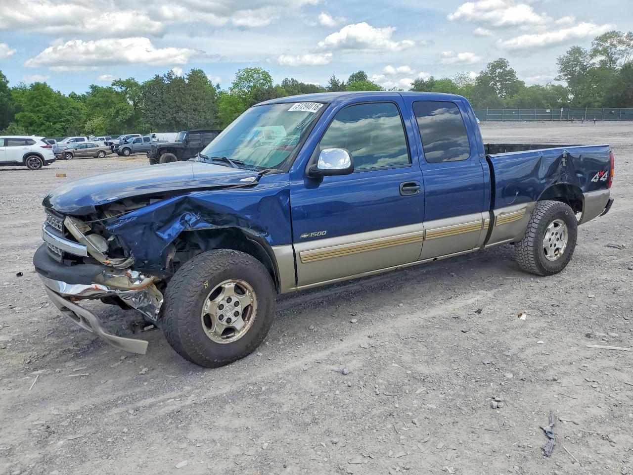 Salvage Chevrolet Silverado Image
