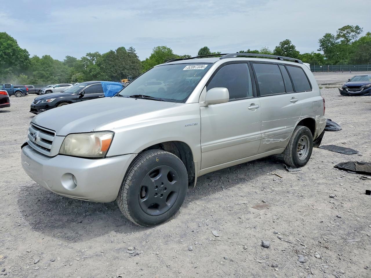 Salvage Toyota Highlander Image
