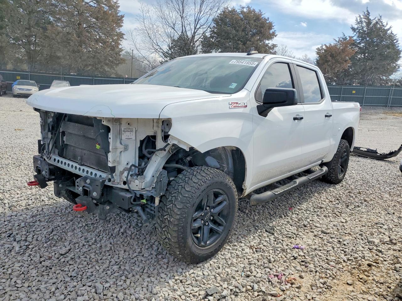 Salvage Chevrolet Silverado Image